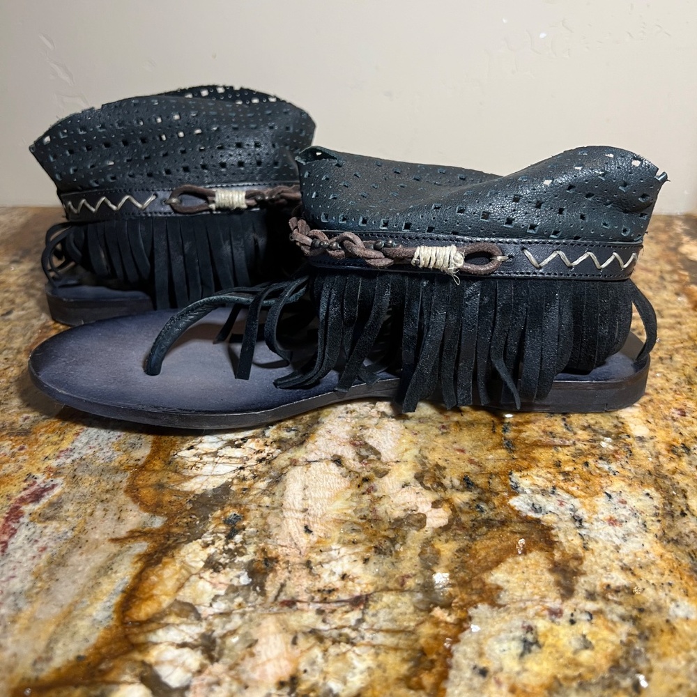 EUC Free People Journey Through Time Black Sandals Size 38/7 -7.5 Womens - Picture 2 of 8